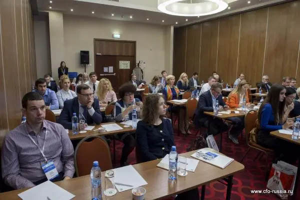 «Подходы к оценке риск-аппетита в бизнесе» – так звучит тема доклада  Эдуарда Сафиуллина, руководителя управления по риск-контролю компании «Фортум». Спикер описал процесс определения риск-аппетита, рассмотрев его как инструмент делегирования. Также он пр