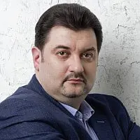 Михаил Петров