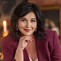 Анна Бузова