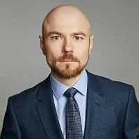 Роман Мезенцев