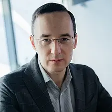 Михаил Романов, «СК 10»: «ИИ в финансах – это не про будущее, это про то, что можно начать использовать уже завтра»