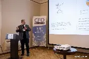 Александр Цыганов, заведующий кафедрой ипотечного кредитования и финансовых инструментов рынка недвижимости Финансового университета при Правительстве РФ, представил комплексный анализ финансового поведения россиян на рынке недвижимости и факторов, влияющих на принятие решения о покупке жилья
