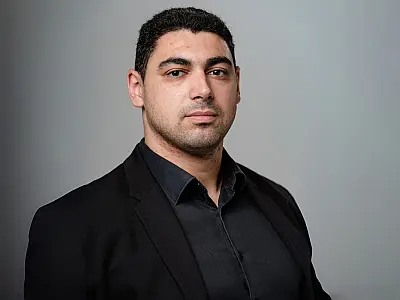 Арман Гиноян, «Газпромнефть Экспертные решения»: «Сейчас инвесторы начинают все более тщательно следить за своими вложениями и предпочитают “активное” инвестиционное участие»