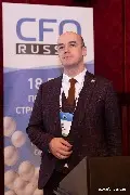Михаил Кузьменко, руководитель департамента бюджетирования и управленческой отчетности, Т2, выступил модератором панельной дискуссии об экономике 2027 года