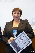 Светлана Горчакова, начальник отдела развития и работы с регионами, ЕЦО «МТС», с дипломом конкурса за достижения в развитии ОЦО