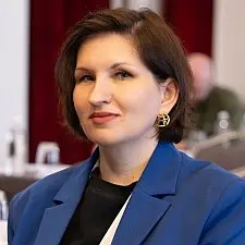 Марина Черкашина, Банки.ру: «Детям нужна не идеальная, а любящая мама»