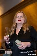 Подготовка к праздничному вечеру: вина от партнера FITZ Wine для участников саммита