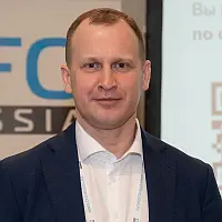 Роман Наумов