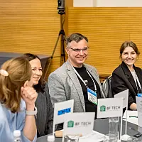 Круглый стол