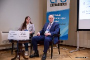 Наталья Сайфутдинова, руководитель отдела закупок, Dr. Bakers, и Анатолий Ткаченко, руководитель проектов, Газпром нефть
