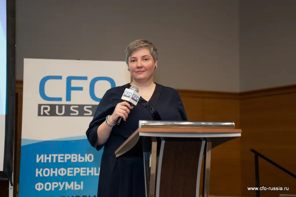 Ольга Овчинская, руководитель отдела кадров, ВкусВилл, рассмотрела такие темы, как:<br />
•    Как разработать стратегию и запустить переход на кадровый ЭДО<br />
•    Как определить первоначальный список документов для перевода в электронный вид<br />
•    Как построить систему обучения сотрудников при переходе на кадровый ЭДО<br />
 25.3. Овчинская.jpg