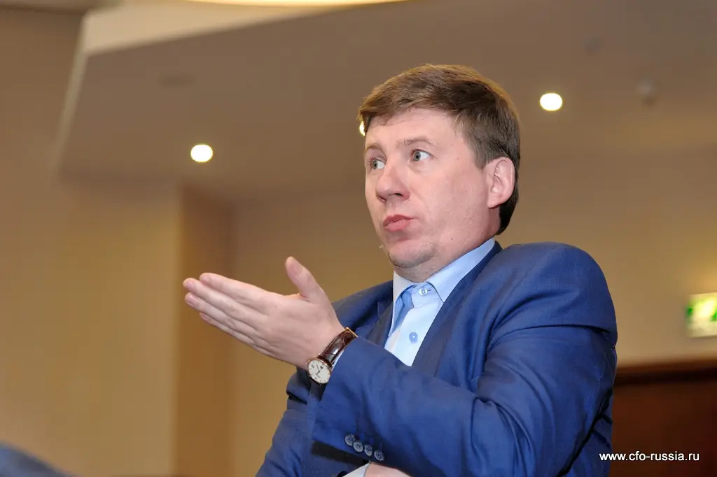 Юрий Максимов<br />
Заместитель директора департамента по развитию производственной системы<br />
Объединённая авиастроительная корпорация 315.jpg