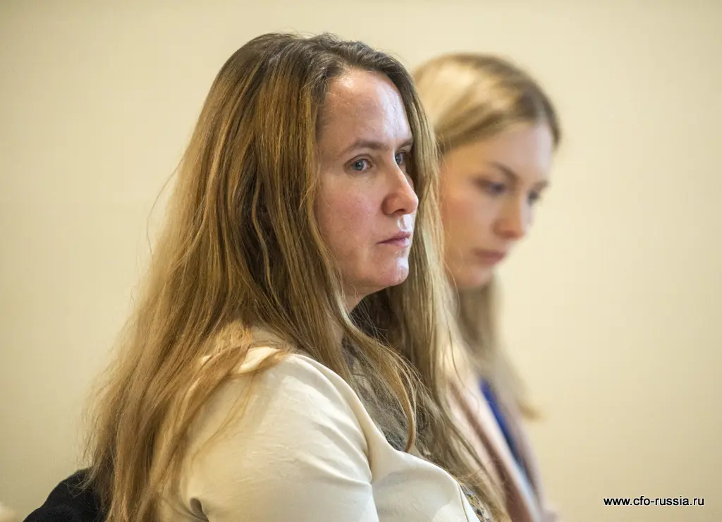 Евгения Назарова<br />
Генеральный директор<br />
ЖелДорЭкспедиция ART_8442.JPG