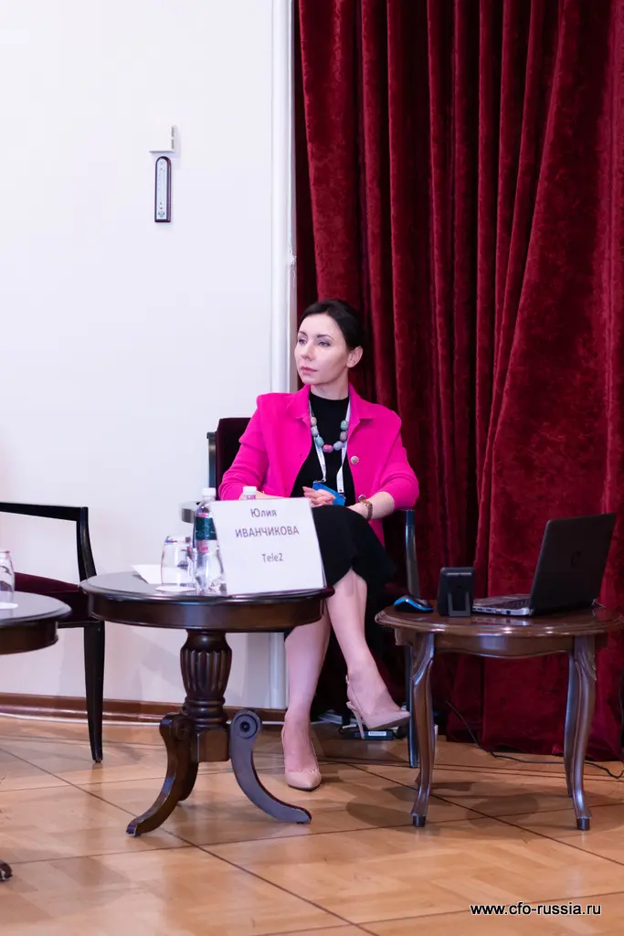 Юлия Иванчикова<br />
Руководитель направления по управлению ликвидностью<br />
и автоматизации процессов<br />
Tele2 NSA08837 Иванчикова.JPG