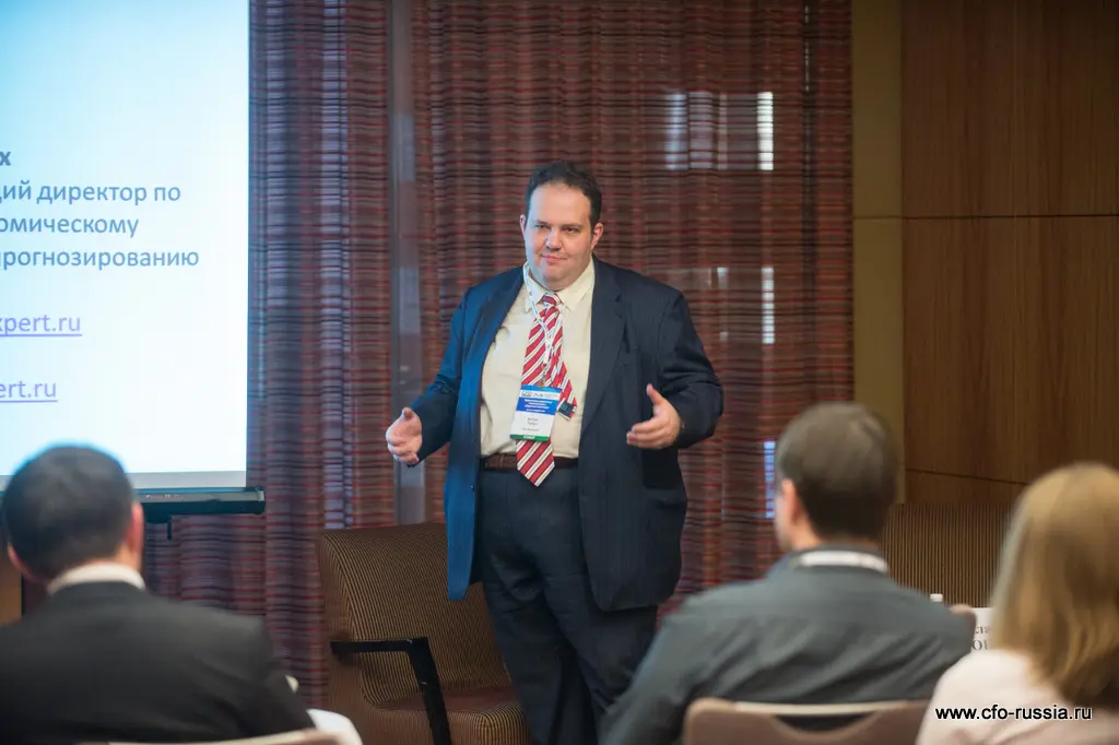 Антон Табах<br />
Управляющий директор по макроэкономическому анализу<br />
РА Эксперт  4257.JPG