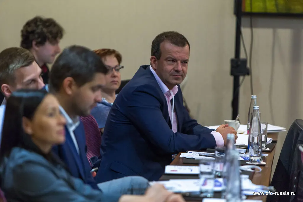 Максим Тарасенко<br />
Финансовый директор<br />
«Фармфорвард» IMG_8480.jpg
