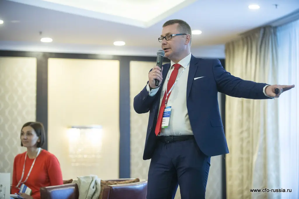 Антон Петров<br />
Начальник управления бюджетирования<br />
ФосАгро ART_4437.JPG