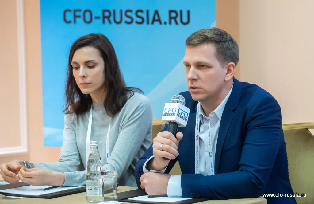 Олег Бочтарев, руководитель направления развития инноваций, Кировский завод, и Елена Морозова, руководитель акселератора, Кировский завод ART_8624.JPG