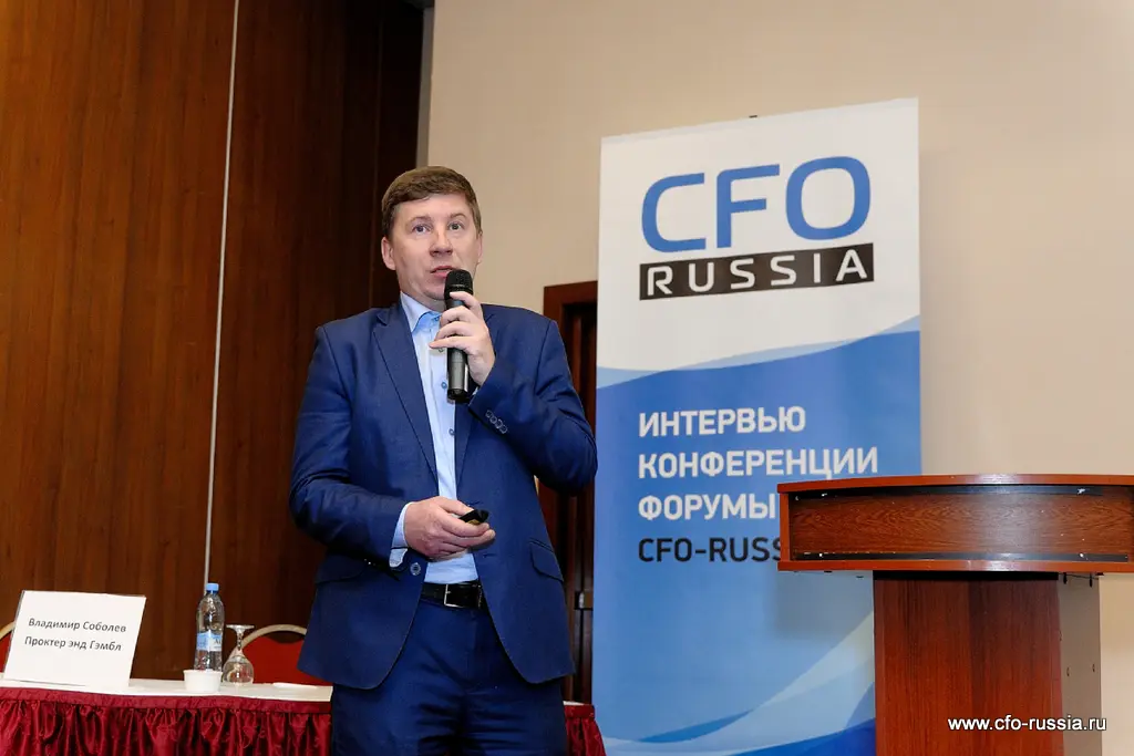 Юрий Максимов<br />
Заместитель директора департамента по развитию производственной системы<br />
Объединённая авиастроительная корпорация 272.jpg