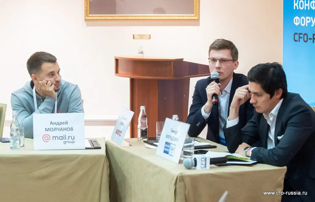 Андрей Молчанов, заместитель директора департамента слияний и поглощений, Mail.ru Group, Дмитрий Курин, руководитель MTS Startup Hub, МТС, Тимур Мяльдзин, руководитель отдела инновационного развития, Почта России ART_8865.JPG