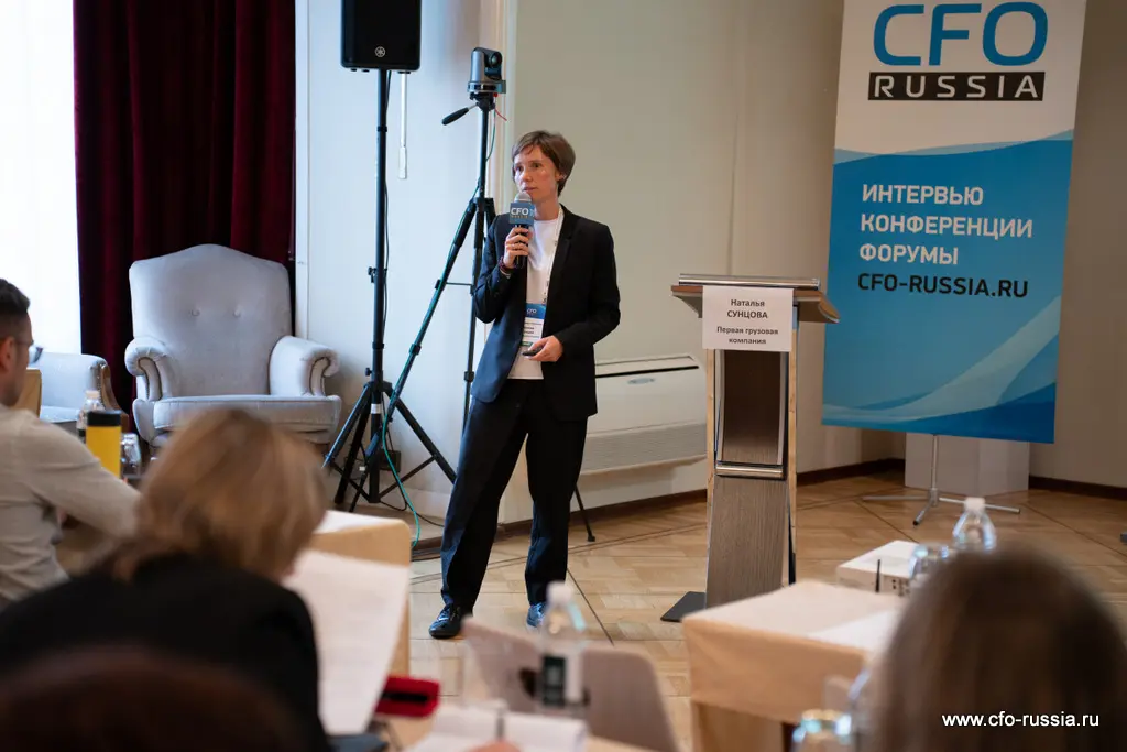 Наталья Сунцова<br />
директор по закупкам<br />
Первая грузовая компания _NPY0049_Сунцова.jpg