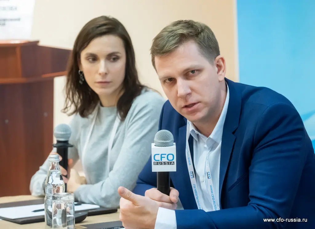 Олег Бочтарев, руководитель направления развития инноваций, Кировский завод, и Елена Морозова, руководитель акселератора, Кировский завод ART_8731.JPG
