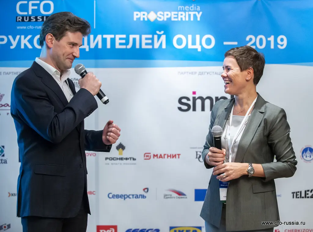 Дмитрий Пересветов, директор, ОЦО Ростелеком, победитель в номинации "Лучший многофункциональный ОЦО", и Кира Лапина, генеральный директор, Северсталь-ЦЕС ART_4352.JPG