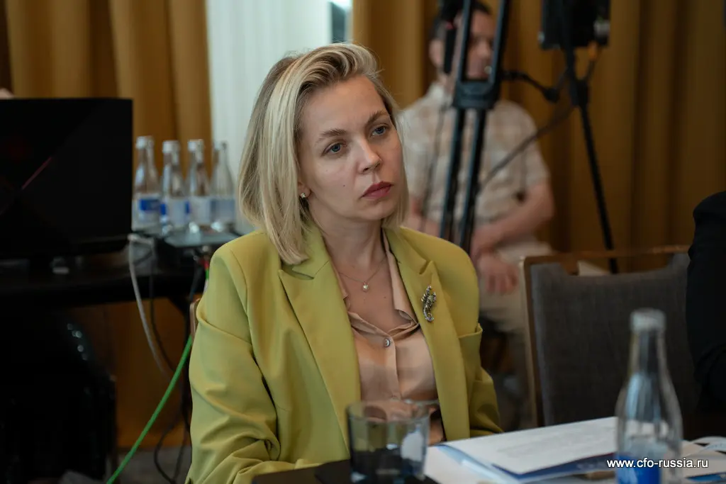 Надежда Суворова, заместитель начальника финансового управления – начальник отдела рынков капитала, Группа «ВИС» 19_NPY2800СувороваКС.jpg