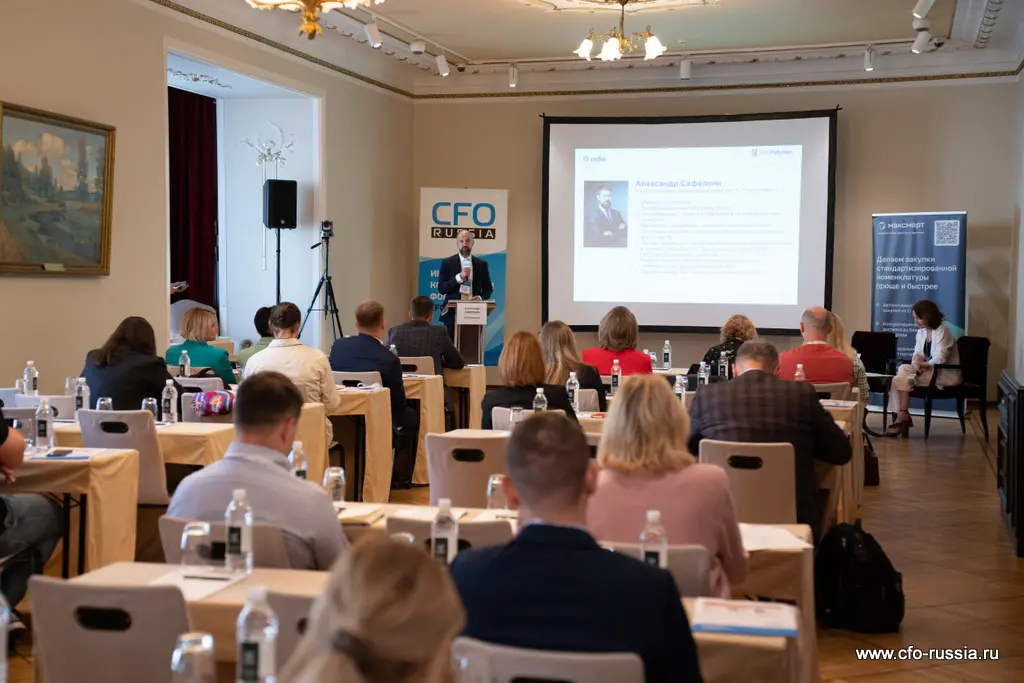 Александр Сафёлкин<br />
директор по закупкам<br />
ГалоПолимер _NPY9260_Сафелкин.jpg