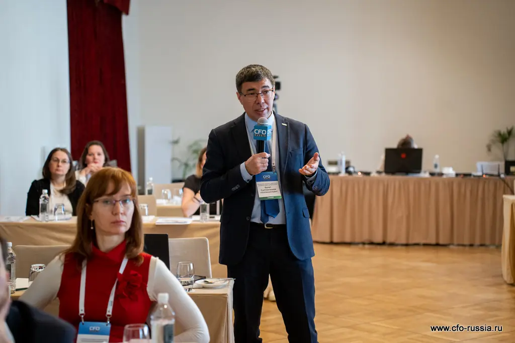 Булат Султангалиев, руководитель направления электронного документооборота и электронной подписи, ТРАНСМАШХОЛДИНГ, поделился опытом создания, продления, отзыва МЧД через СЭД<br />
 8_DSC07124Султангалиев.jpg