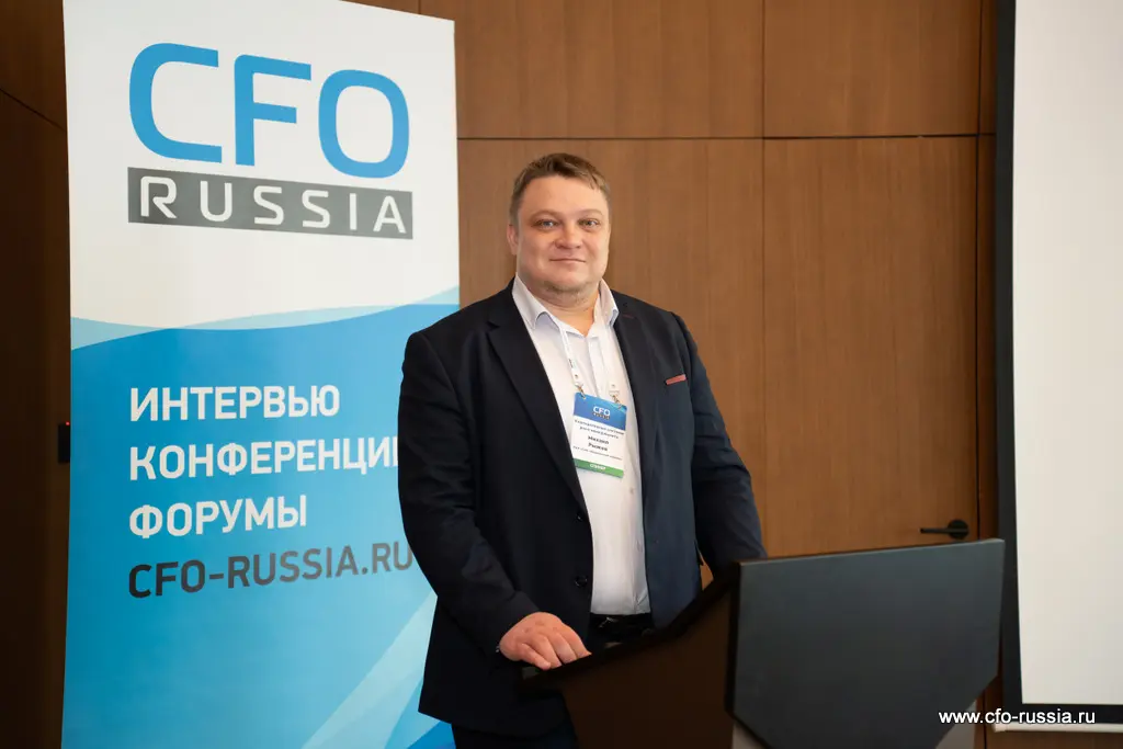 Михаил Рыжов<br />
Главный менеджер департамента внутреннего контроля<br />
ПАО «ГМК «Норильский никель» Рыжов2.jpg