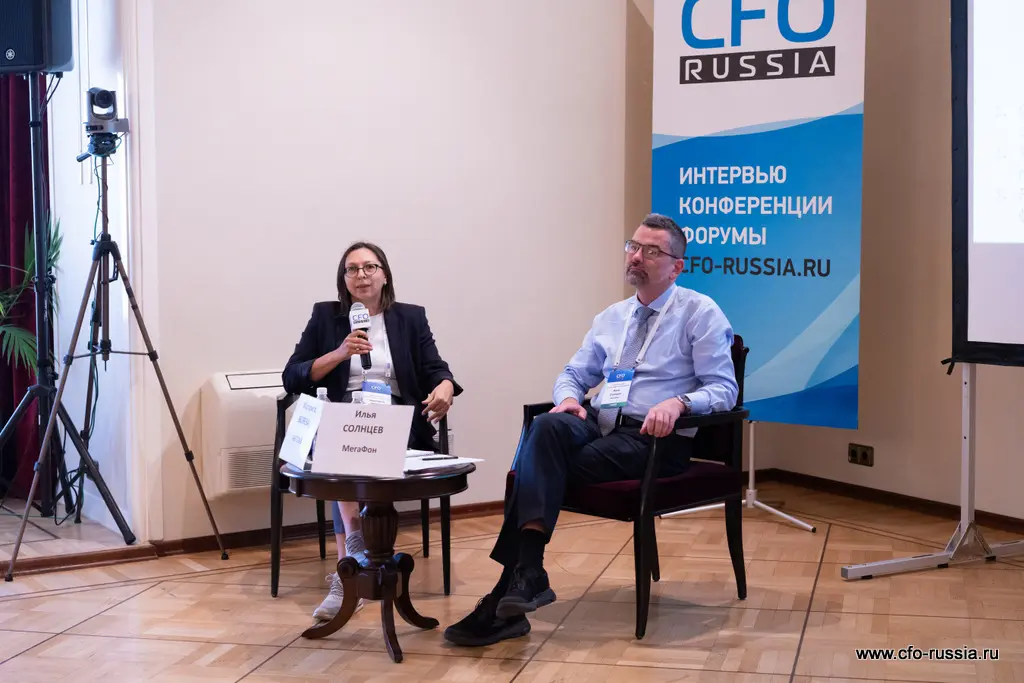 Маргарита Беляева, директор по финансам, АВТОВАЗ<br />
<br />
Илья Солнцев, руководитель по казначейским операциям, МегаФон NSA08589  Беляева, Солнцев.JPG