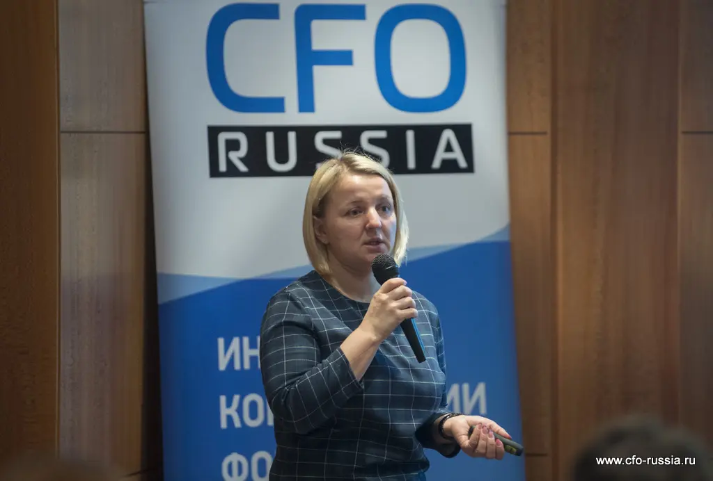 Юлия Нечаева<br />
директор отдела стратегических исследований<br />
DSM Group ART_9002.JPG