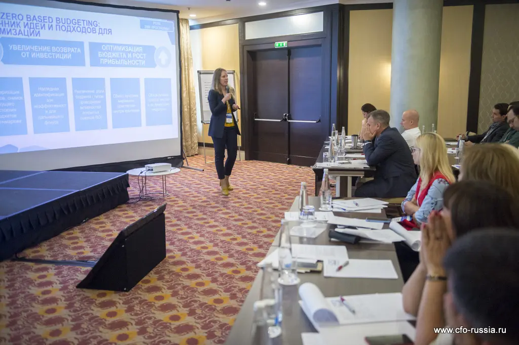 Нина Зубкова<br />
Старший финансовый менеджер управления бизнес-отчетности и бюджетирования<br />
Unilever RUB ART_3598.JPG