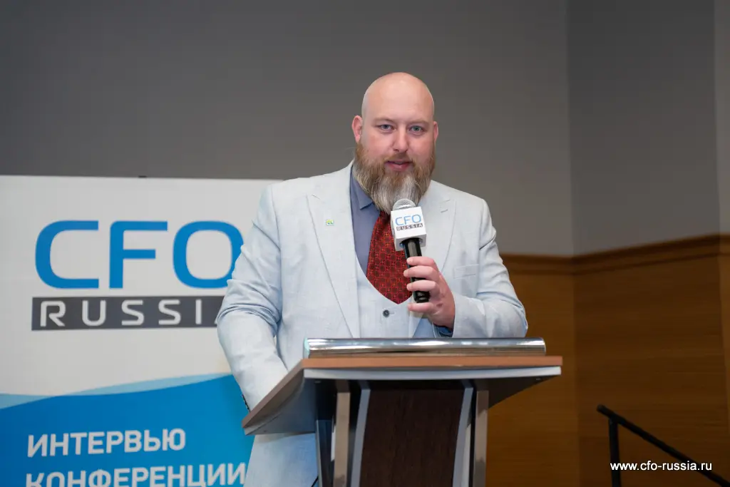 Валентин Островский, руководитель инновационных проектов, РОЛЬФ, ответил на следующие вопросы:<br />
•    Как создать удобную в использовании систему ЭКДО?<br />
•    Как мотивировать руководителей переходить на ЭКДО?<br />
 17. Островский.jpg