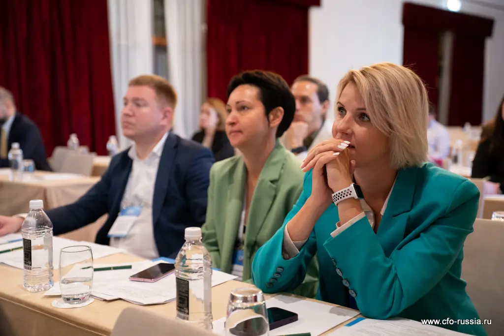 Наталия Шашкина<br />
директор по закупкам СБЕ Минеральная изоляция<br />
ТЕХНОНИКОЛЬ _NPY9015_Шашкина.jpg