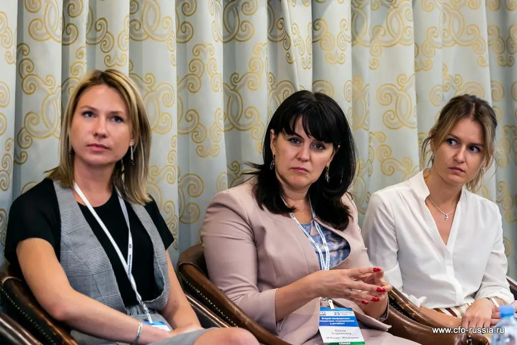 Светлана Селищева, Конфаэль, Елена Сорванова, М.Видео - Эльдорадо, и Анна Коршунова, Henderson 3V9A9486.jpg