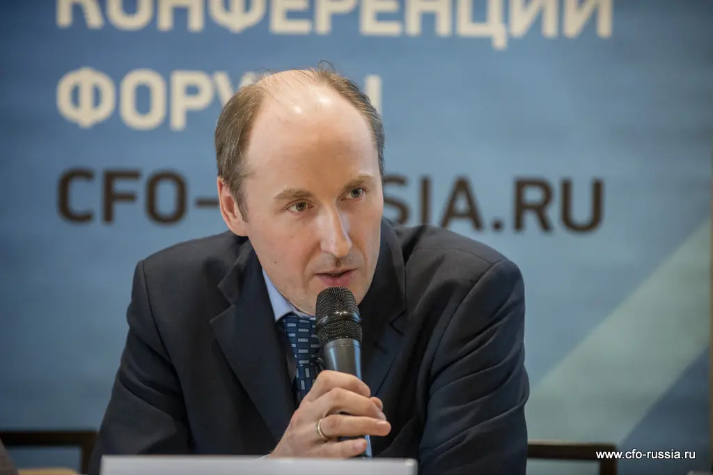 Степан Любавский<br />
Начальник отдела налогового планирования и контроля<br />
Евросеть ART_8514.JPG