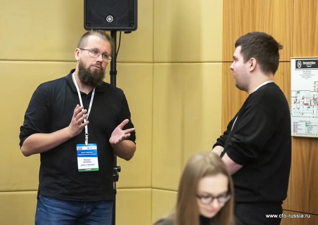 Михаил Барабаш<br />
Руководитель направления CRM и программы лояльности<br />
JEANS SYMPHONY<br />
 barabash (2).JPG