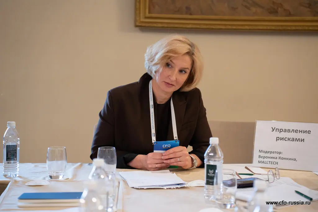 Модератор стола «Управление рисками» Вероника Конкина, директор по управлению рисками и внутреннему контролю недвижимости, MALLTECH, участвовала в обсуждении темы планирования бюджета в условиях неопределенности _NPY2329Вероника Конкина.jpg