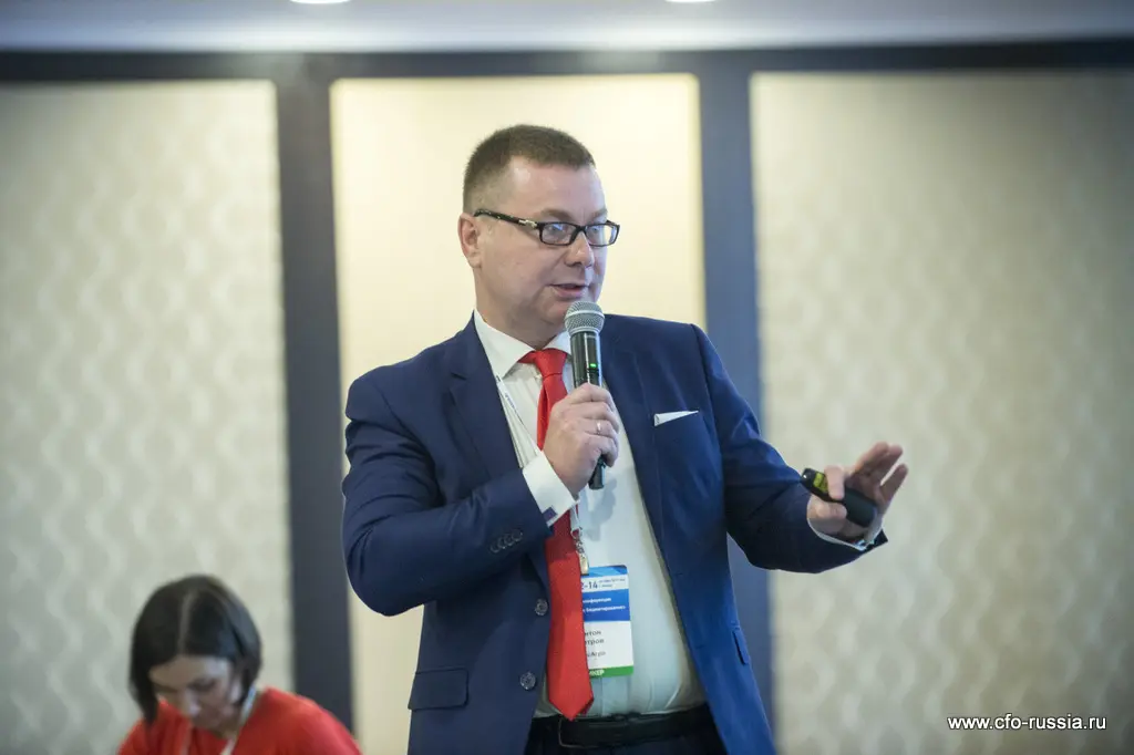 Антон Петров<br />
Начальник управления бюджетирования<br />
ФосАгро ART_4420.JPG