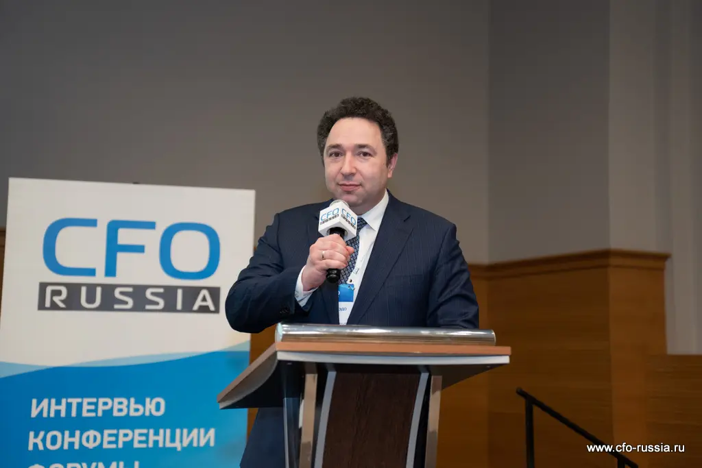 Роман Клин, руководитель проекта «Госключ», Министерство цифрового развития, связи и массовых коммуникаций Российской Федерации, выступил с докладом «Внедрение приложения “Госключ” в процессы кадрового ЭДО» 1.2.Клин.jpg