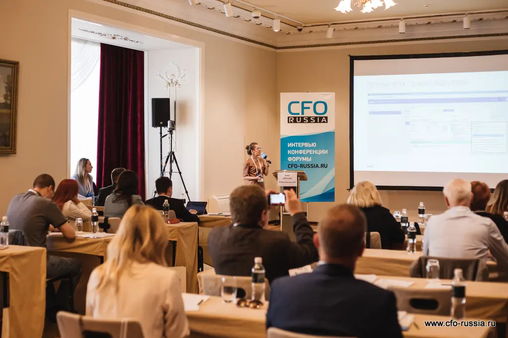 Анна Дорская<br />
Старший менеджер по работе с персоналом, управление по работе с<br />
персоналом<br />
КПМГ в России и СНГ Q67A7801 Дорская.jpg