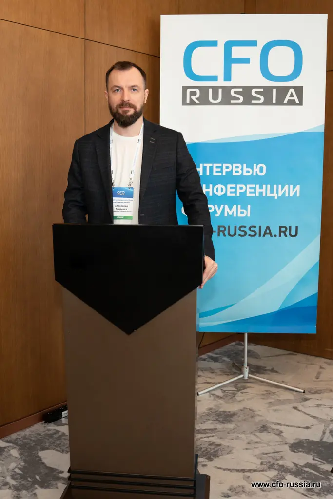 Александр Грисенко<br />
Руководитель направления цифровой трансформации<br />
Спутниковая система «Гонец» Грисенко2.jpg