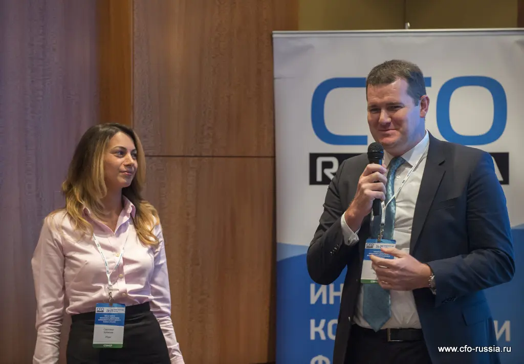 Светлана Каганова, старший финансовый бизнес партнер Pfizer и Рэймонд МакГлинчи, финансовый директор Pfizer ART_9497.JPG