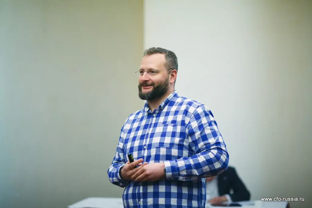 Сергей Журихин<br />
Руководитель по обучению и развитию персонала<br />
Yota IMG_7719.jpg