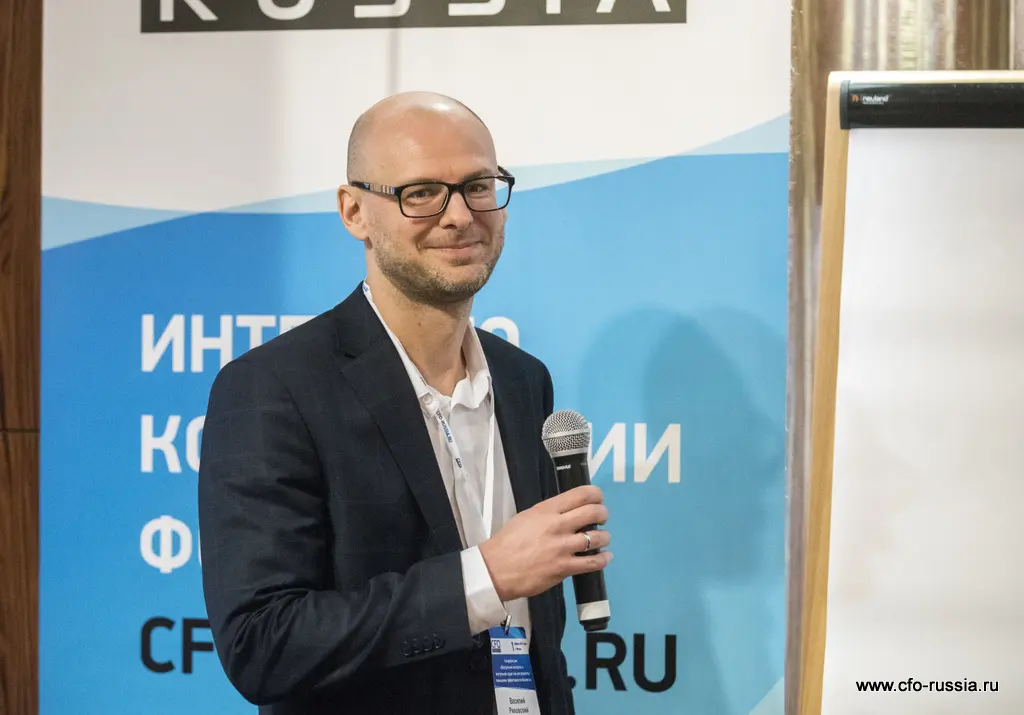 Василий Ряховский<br />
Руководитель отдела внутреннего аудита<br />
Монэкс Трейдинг ART_9588.JPG