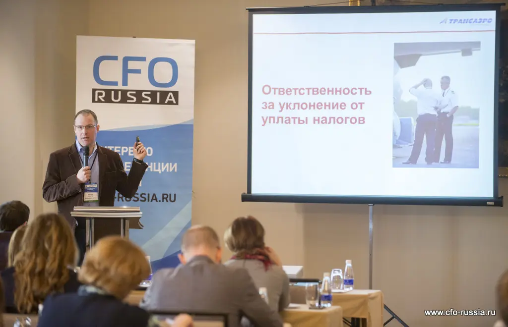 Андрей Ковалев<br />
Экс-главный бухгалтер<br />
Трансаэро ART_7990.JPG