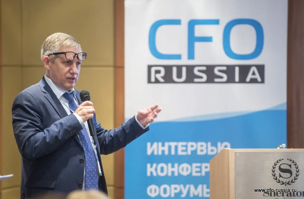 Виктор Носов<br />
Заместитель генерального директора по коммерческим вопросам<br />
ГПБ-Факторинг ART_5002.JPG