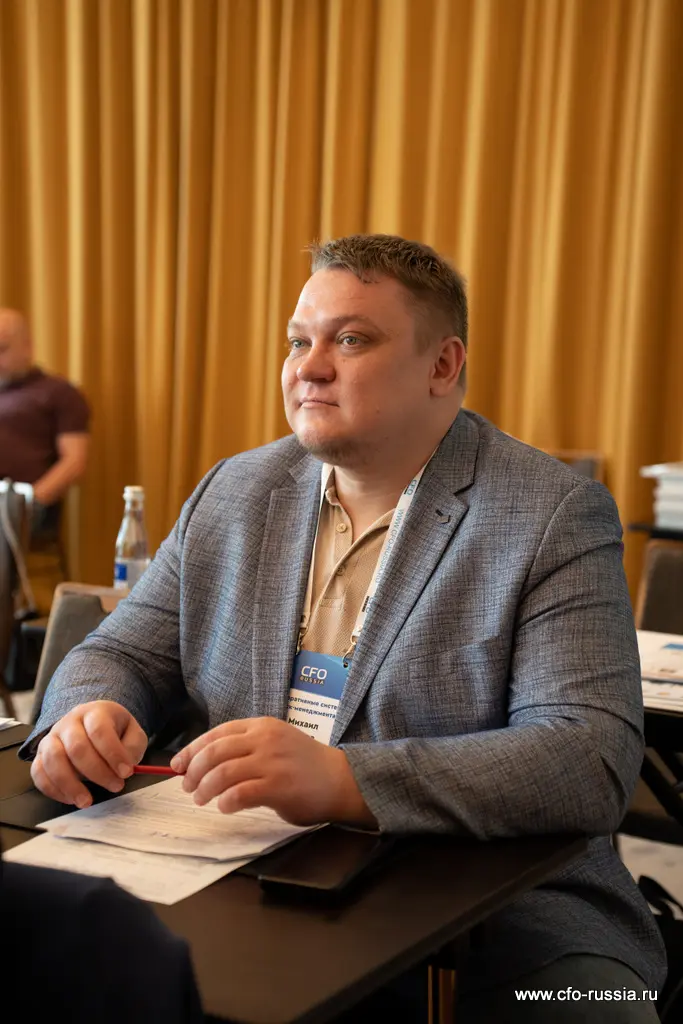 Михаил Рыжов<br />
Главный менеджер департамента внутреннего контроля<br />
ПАО «ГМК «Норильский никель» Рыжов.jpg